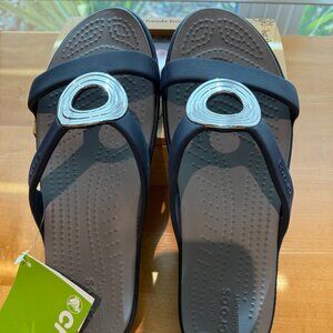 Crocs, size 8W, navy blue